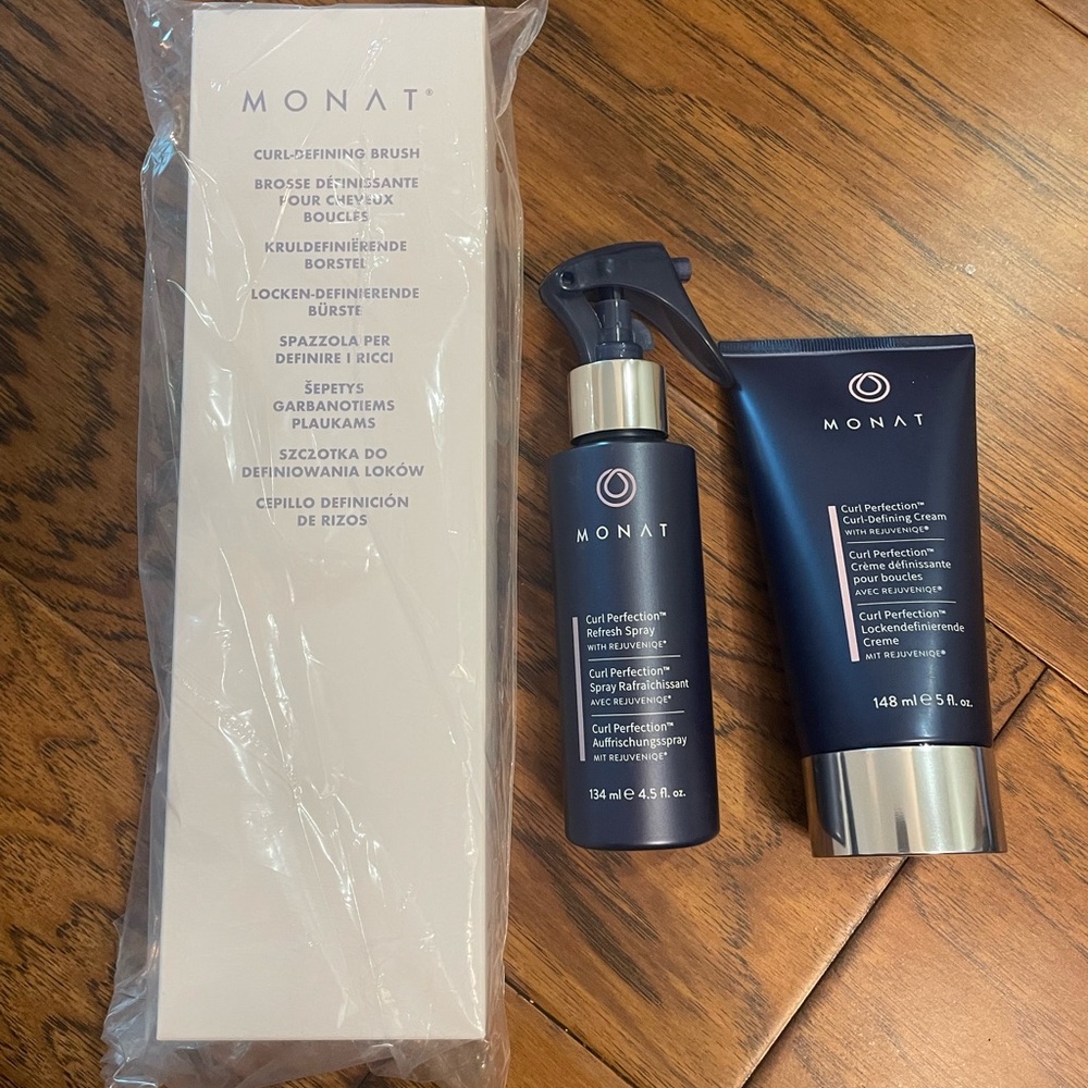 MONAT Curl Perfection®  Refresh Spray & Curl Defining Cream + Curly Hair Brush